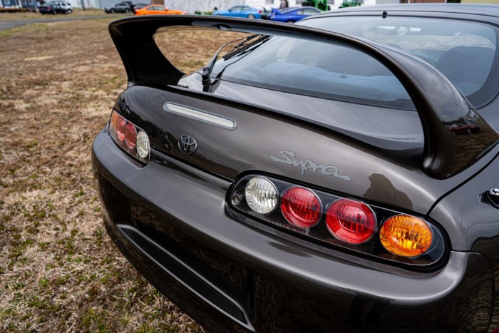 13 darab Toyota Suprát árverezett el a rendőrség Amerikában 4