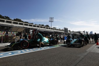 F1: Elég a pilóták siránkozásából!