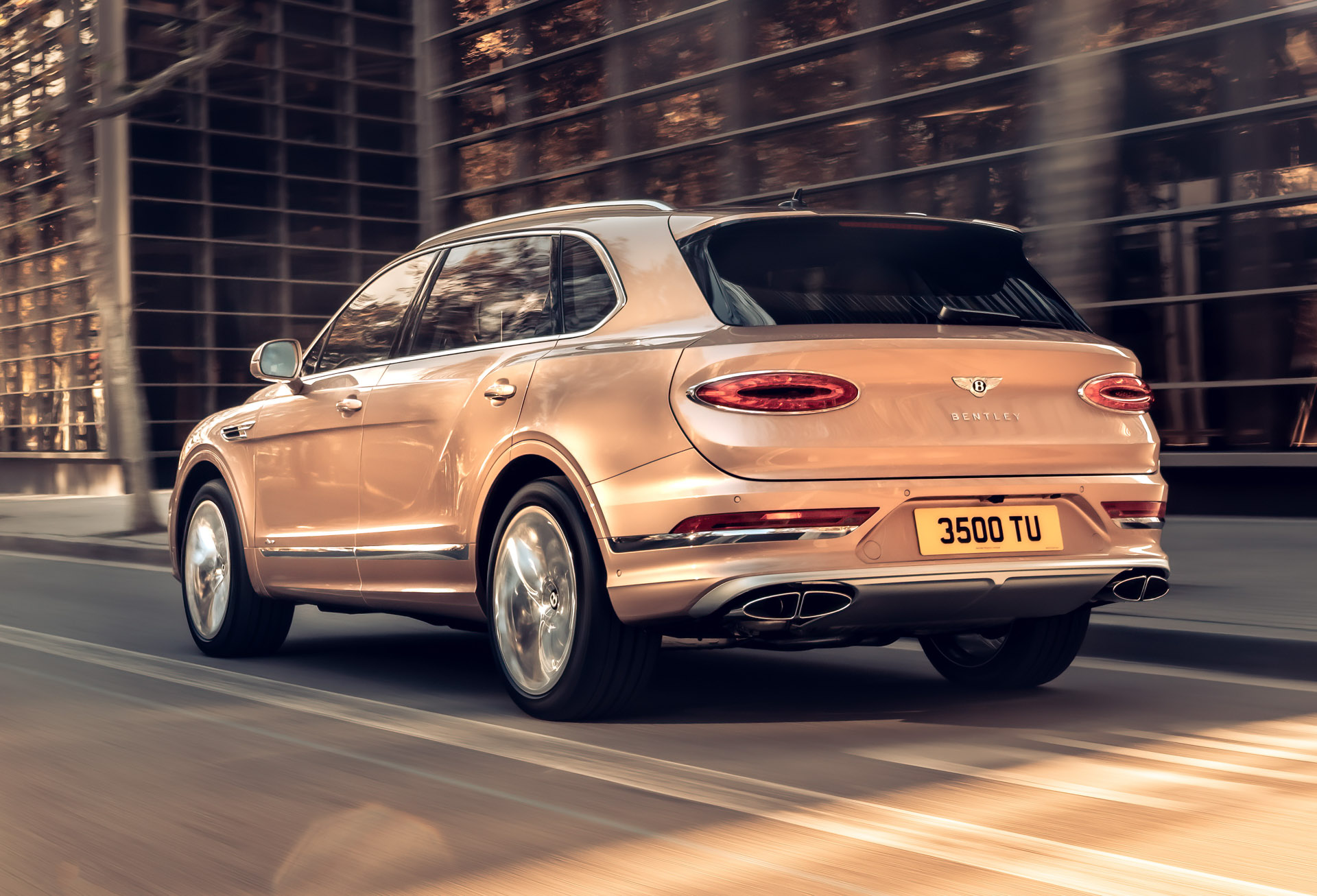 2023-bentley-bentayga-ewb-00012 | Vezess | Vezess