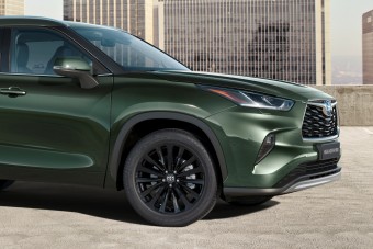 Felfrissítik a Toyota hétüléses szabadidő-autóját