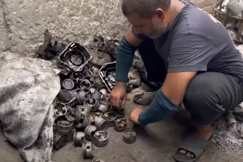 Bámulatos, ahogy fémhulladékból dugattyúk lesznek a pakisztáni műhelyben