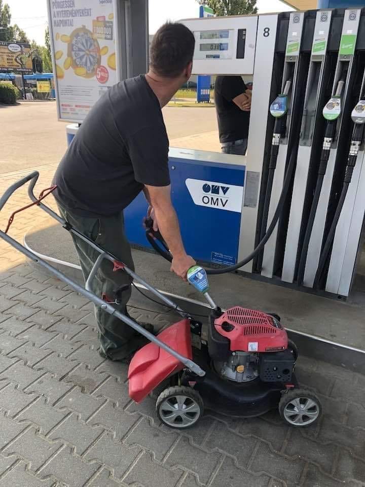 Tragikomikus fotó egy hazai OMV-kútról 1 Tragikomikus fotó egy hazai OMV-kútról 1