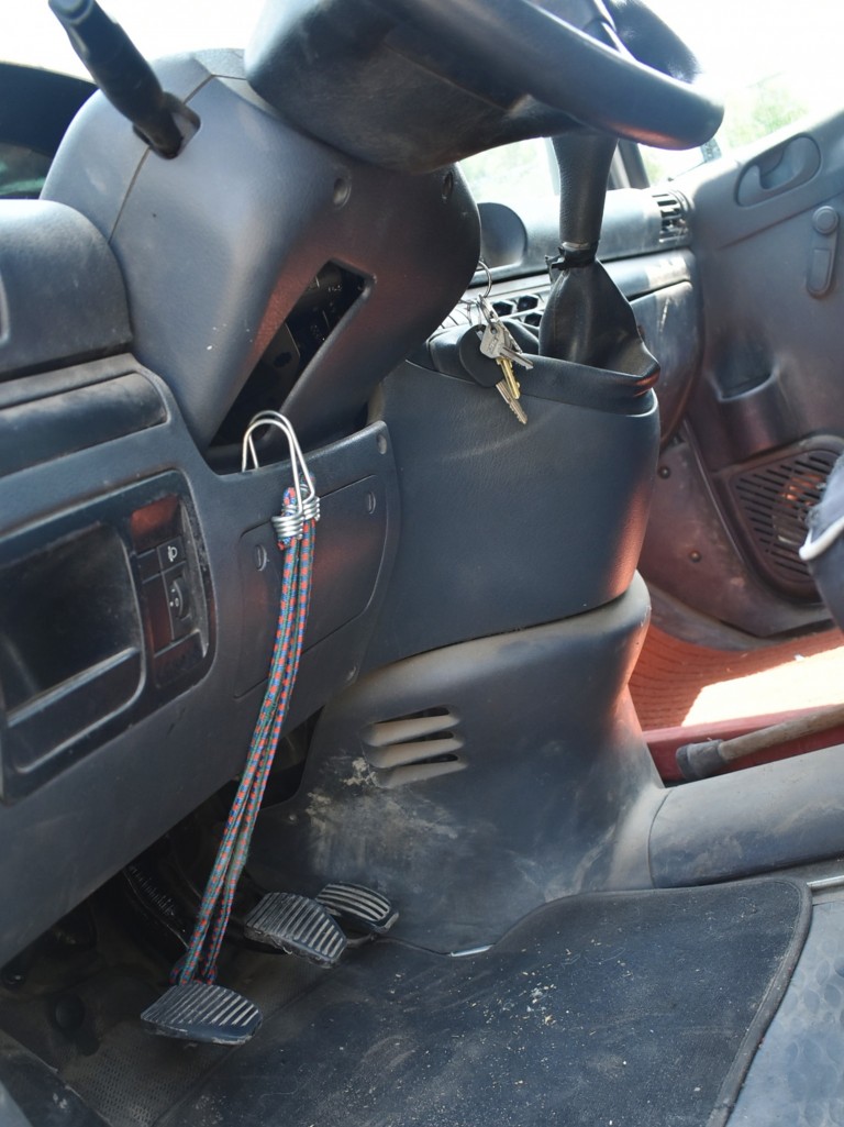 Benéztek a rendőrök egy furgon belsejébe Szolnok megyében, eléggé elkerekedett a szemük 1