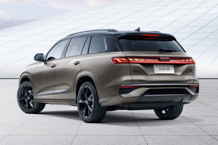 Suta dizájn, hatalmas méretek: megérkezett az Audi Q6 6