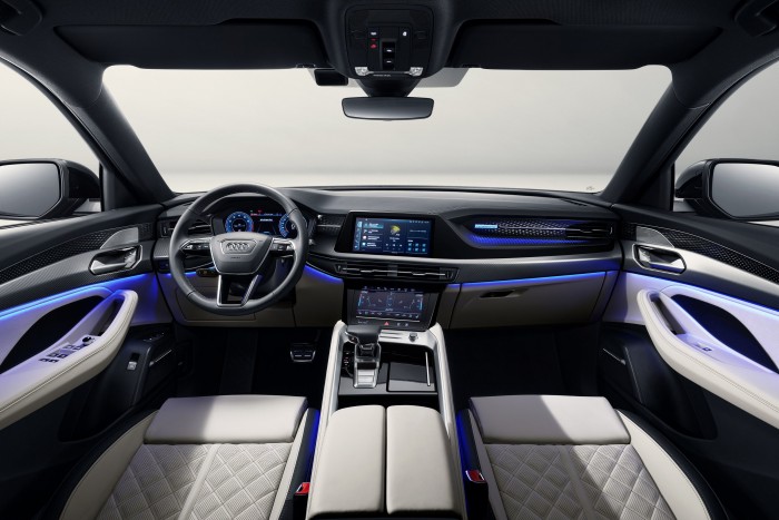 Suta dizájn, hatalmas méretek: megérkezett az Audi Q6 7