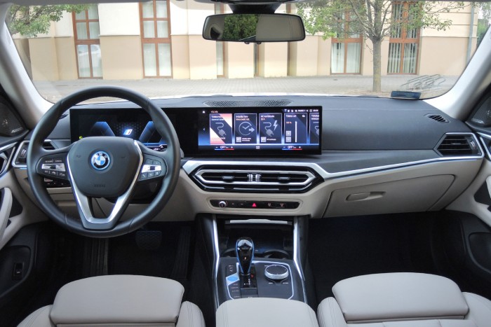 Kupénak látszó SUV a villanyhajtású BMW i4 69 Kupénak látszó SUV a villanyhajtású BMW i4 69