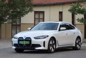 Kupénak látszó SUV a villanyhajtású BMW i4