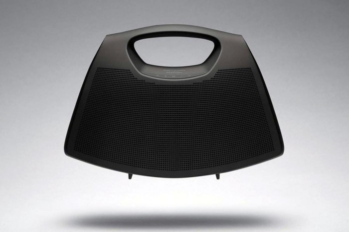 Itt a modern táskarádió szupergazdagoknak