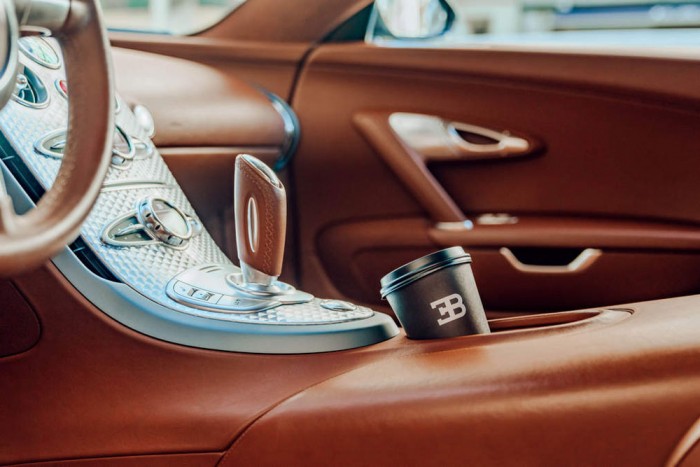 Megnéznéd, hogy vesznek autót a gazdagok? Egy kávé áráért megteheted 3