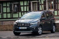 Benzinből nem kér keveset az új Dacia – Jogger a Teletankban! 1