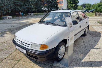 Újjászületett az első magyar Astra ikertestvére