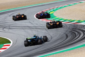 Lázadás az F1-ben, kikeltek a csapatok a változások miatt