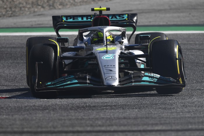 F1: Még nyerhet idén a Merci Hamilton szerint