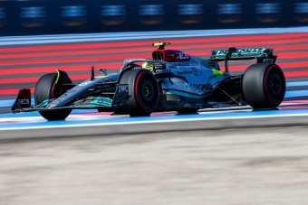 F1: Még messzebb került a Mercedes a győzelemtől
