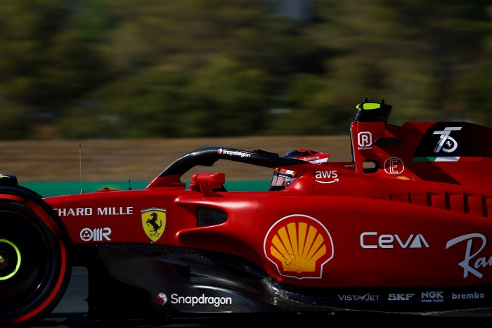 F1: Elszólták magukat, még több büntetés jön a Ferrarinál