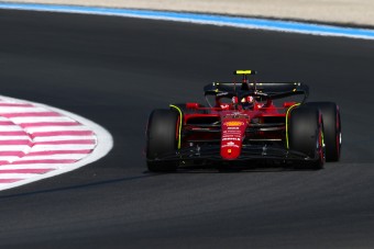F1: Meglógott a Ferrari a francia hőségben