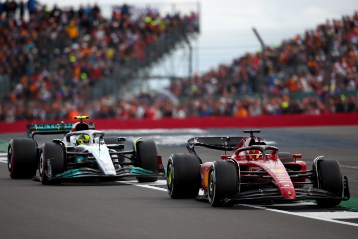 Hamilton: Leclerc értelmes, Verstappen kevésbé