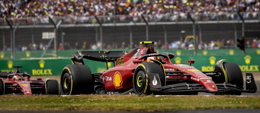 Új győztes a Forma-1-ben az őrült Brit Nagydíjon