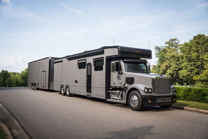 Guruló luxusbázis autóversenyzéshez, egyenesen az Egyesült Államokból 1