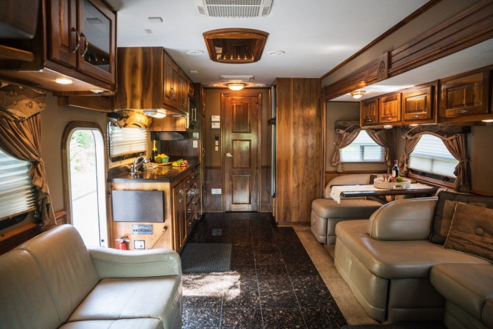 Guruló luxusbázis autóversenyzéshez, egyenesen az Egyesült Államokból 6