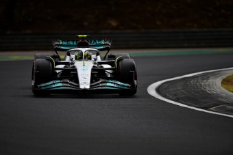 F1: Kiderült, miért gyengélkedett Hamilton