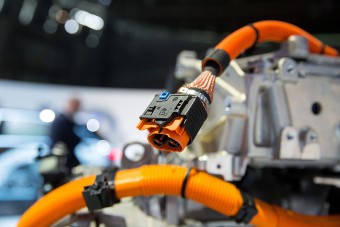 Villanyautók, hibridek gyulladhatnak ki