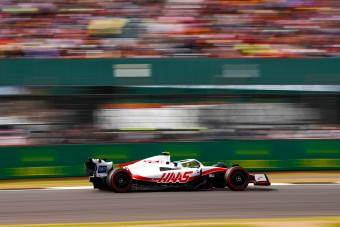 F1: Verstappennel csatázott első pontjaiért Schumacher