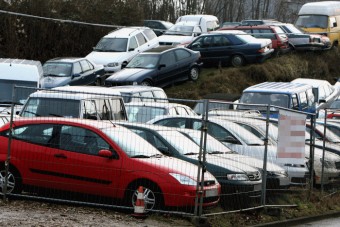 Nem bíznak a magyarok a külföldről behozott használt autókban