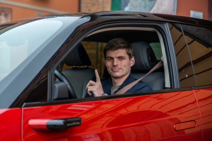 F1-es világbajnokkal mutatták be az új Hondát