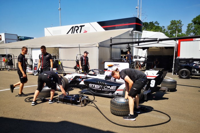 Így rendezkedett be a Forma-1 a Hungaroringen 11 | Vezess Így rendezkedett be a Forma-1 a Hungaroringen 11