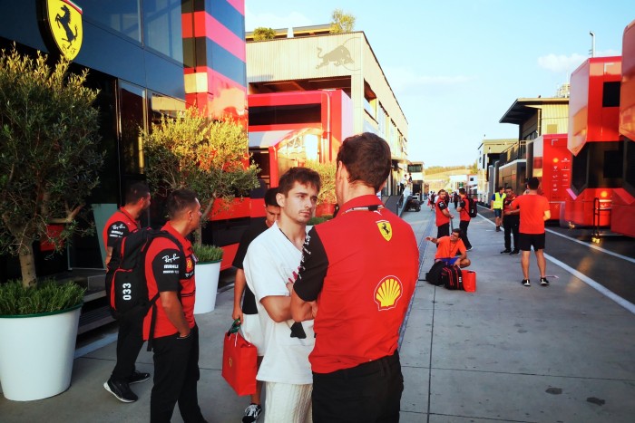 Így rendezkedett be a Forma-1 a Hungaroringen 10 | Vezess Így rendezkedett be a Forma-1 a Hungaroringen 10