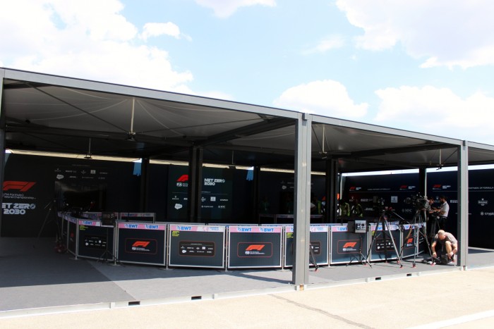 Így rendezkedett be a Forma-1 a Hungaroringen 8 | Vezess Így rendezkedett be a Forma-1 a Hungaroringen 8