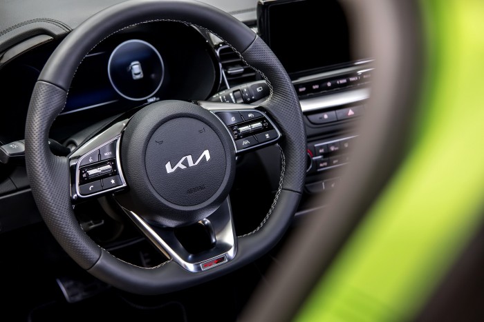 Csinosabb lett a Kia legdögösebb kompaktja 12