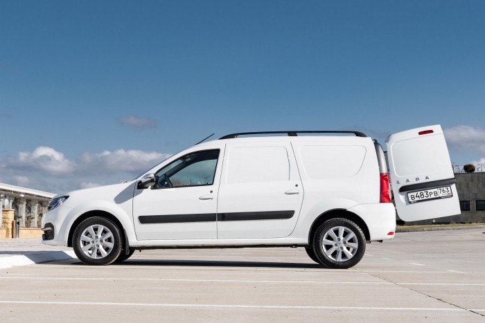 Újra van hétszemélyes Lada 5