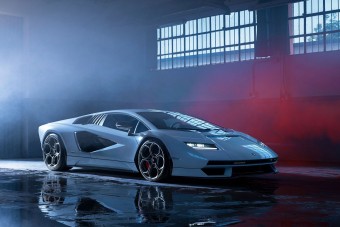 Festmény is jár ehhez a szupersportkocsihoz