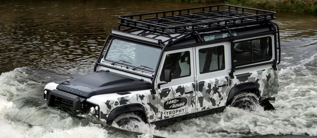 Veterán versenyautót épít a Land Rover