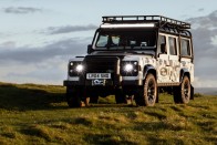 Veterán versenyautót épít a Land Rover 21