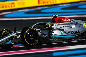 F1: Hamilton örül, a Mercedes egyáltalán nem