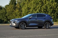 Második nekifutásra, teljes siker? – Itt az Lexus NX 40