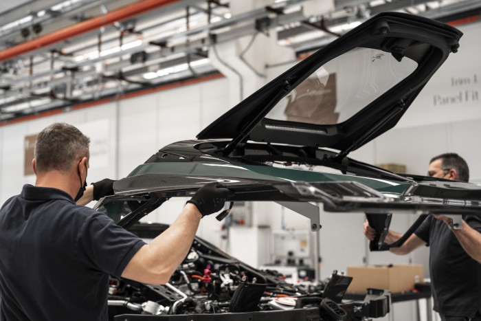 Gyártásban a legerősebb olasz széria-sportautó 7