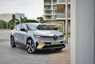 Lehet példát venni róla – Renault Megane E-Tech 73