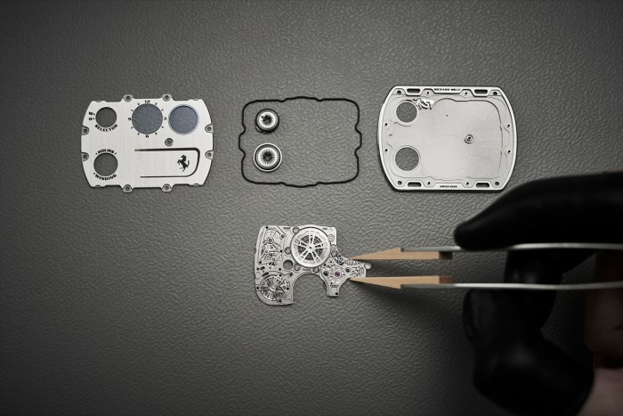 Világrekord: egy 10 forintosnál is vékonyabb ez a karóra 9 | Vezess Világrekord: egy 10 forintosnál is vékonyabb ez a karóra 9