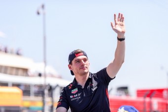 F1: Megerősítették, büntetés vár Verstappenre