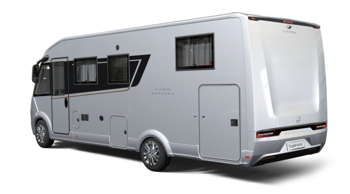 Ilyen lakóautóval járják a világot a milliomosok 8