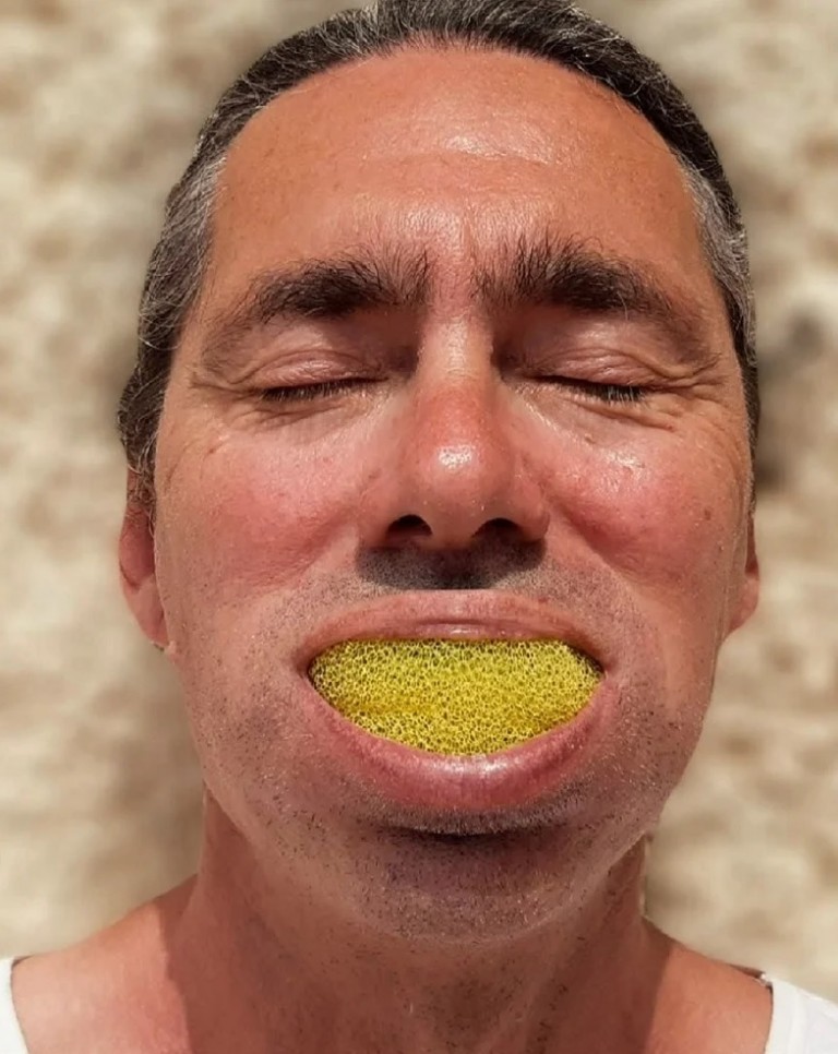 Furcsa eszközzel tisztíthatjuk fogainkat a jövőben 1