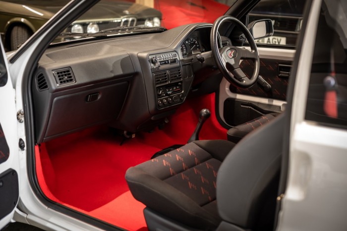 Komoly árat kértek ezért a 30 éves Peugeot kisautóért 4