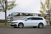 Ilyen Volkswagen nem lesz már – VW Passat GTE 46