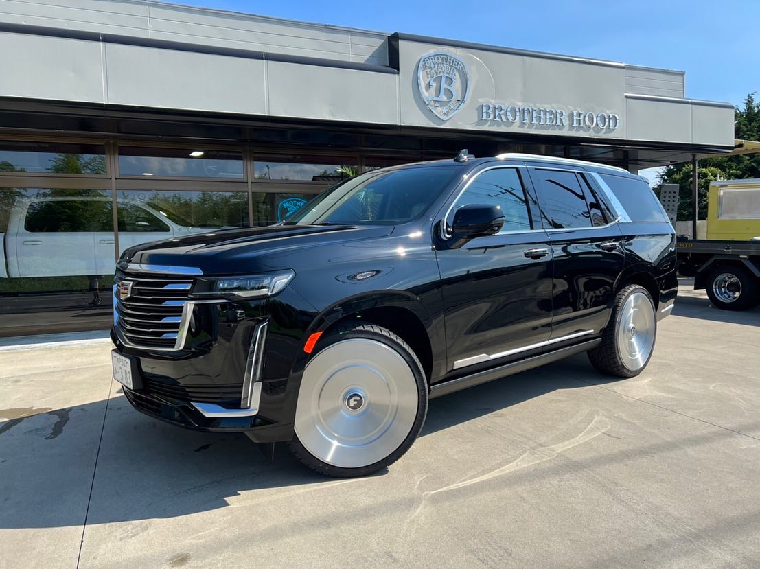 Flekkensütő tárcsákon gurul ez a monumentális Cadillac 2