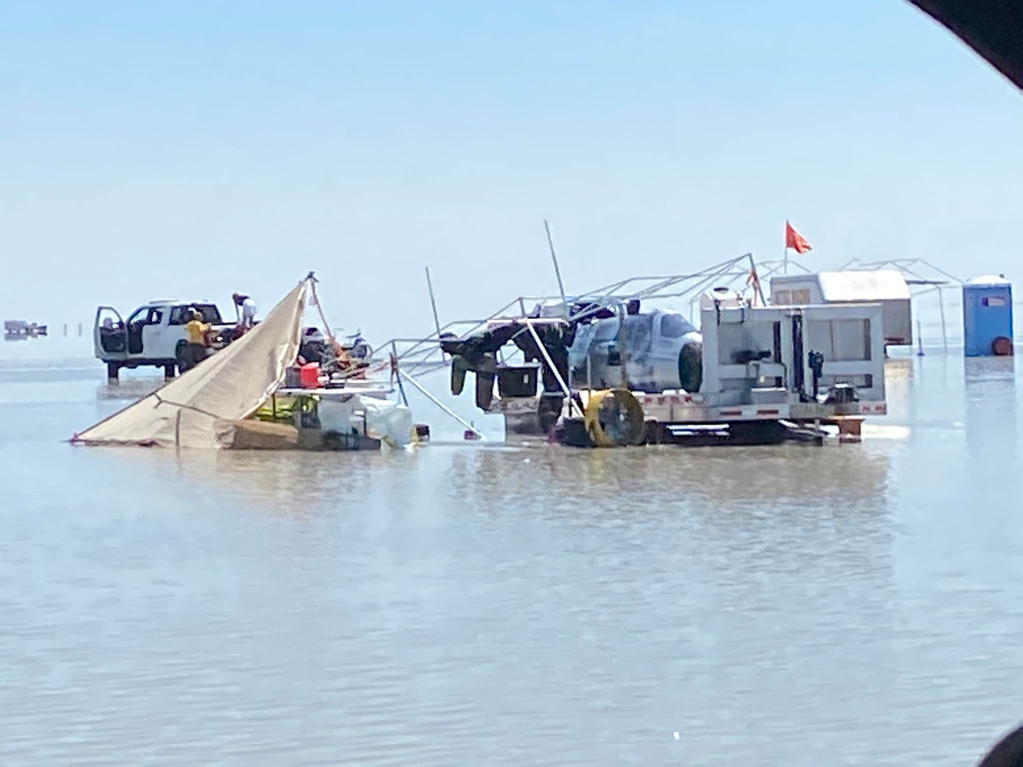 Özönvíz mosta el a világ egyik legjobb autós buliját 2