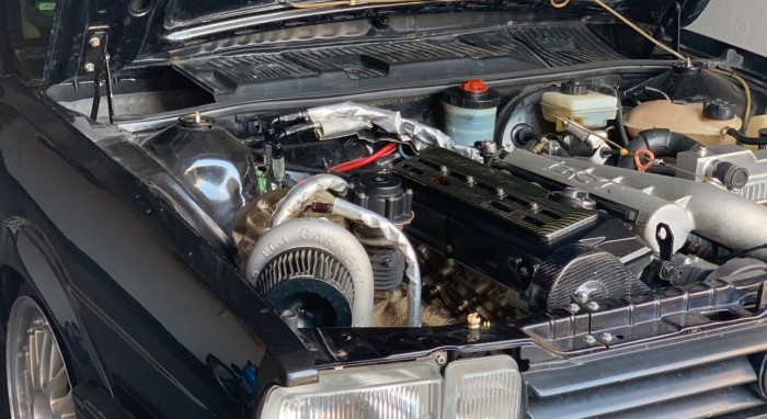 Elsőre csak egy öreg fekete Passat, de közben BMW-t eszik reggelire 2